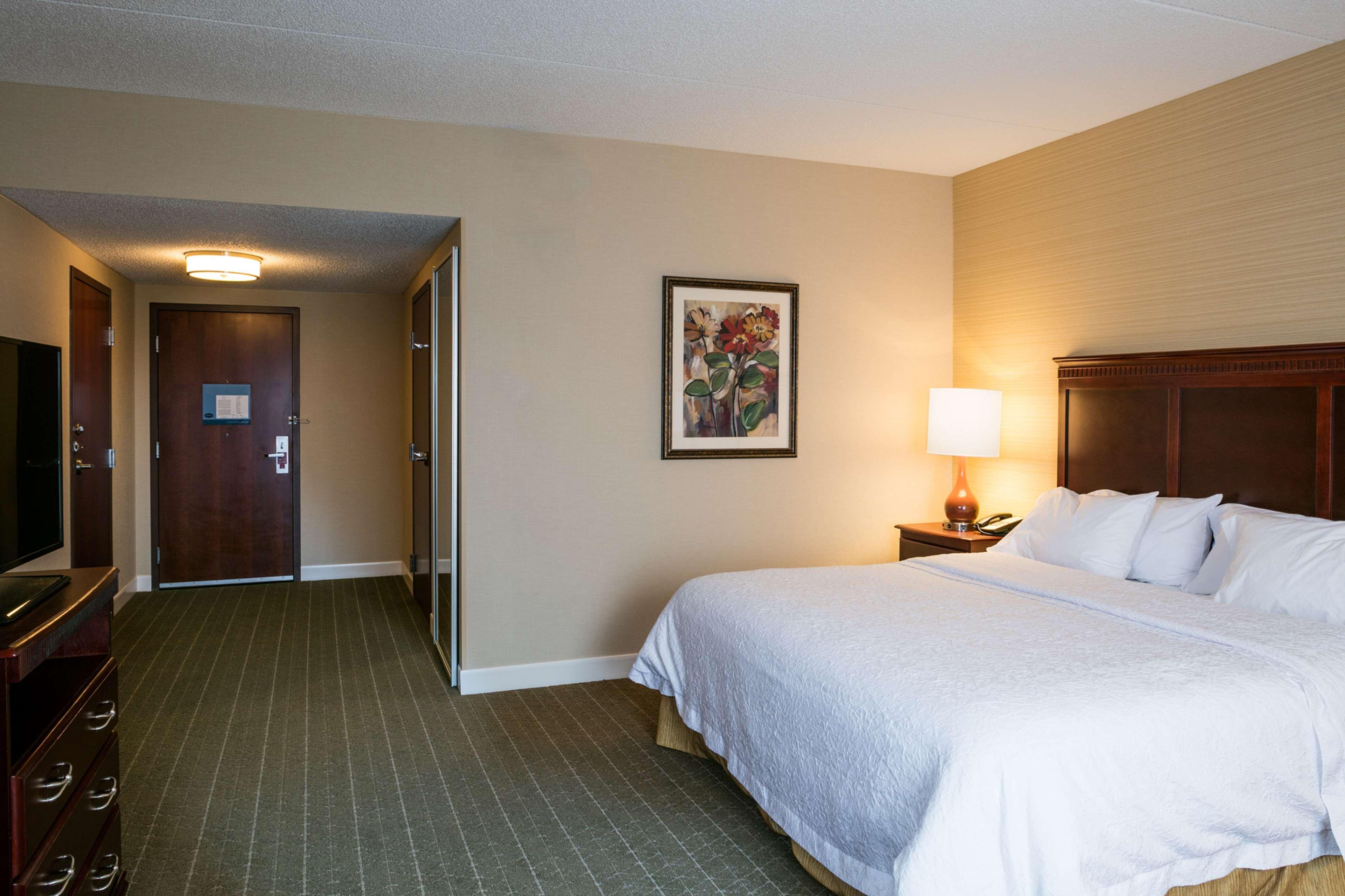 Hampton Inn & Suites Toledo-Perrysburg Rossford Exterior photo