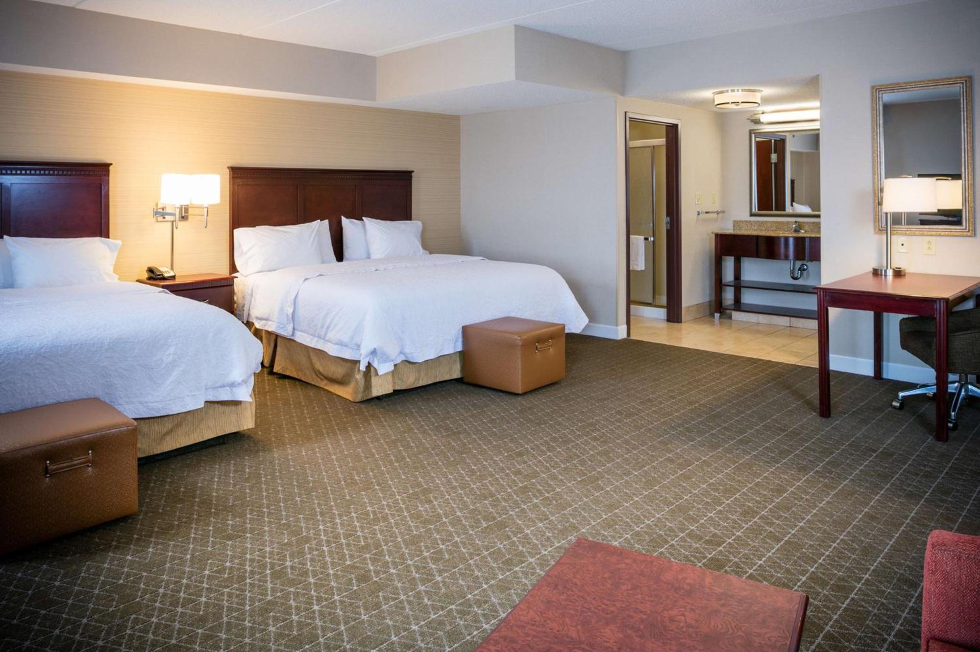 Hampton Inn & Suites Toledo-Perrysburg Rossford Exterior photo